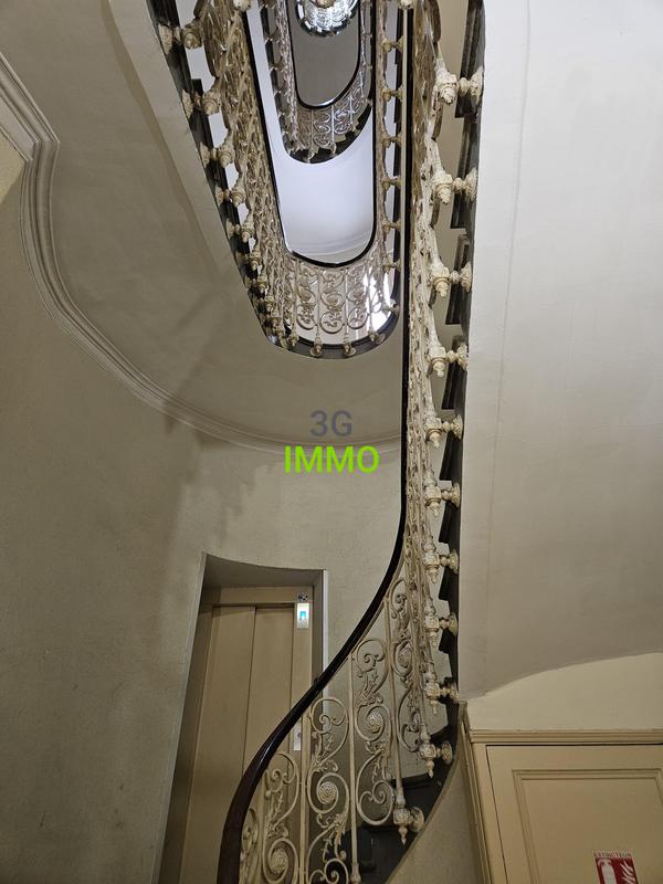 Appartement - 192 m² - 5 pièces