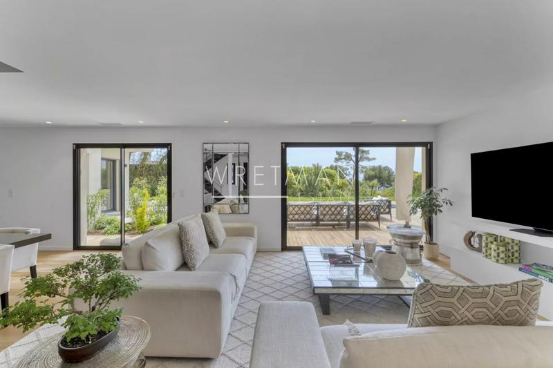 Villa - 222 m² - 6 pièces