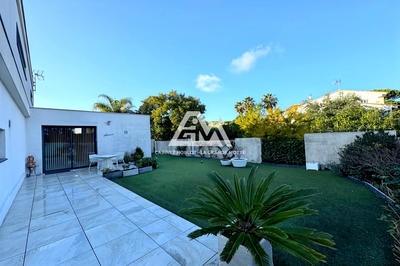 Villa - 179 m² - 6 pièces