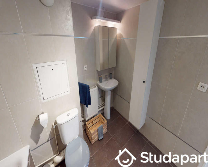 Chambre - 140 m² - 1 pièce