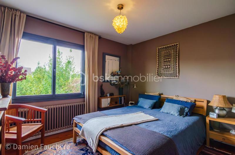 Maison traditionnelle - 150 m² - 8 pièces