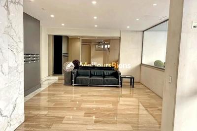 Appartement - 168 m² - 6 pièces