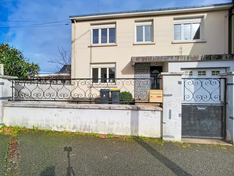 Maison - 96 m² - 5 pièces