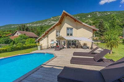 Maison traditionnelle - 156 m² - 5 pièces