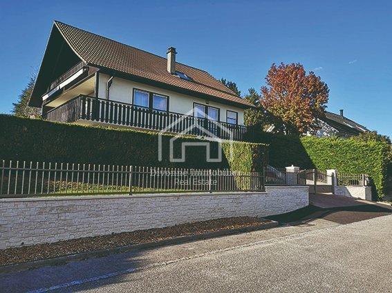 Villa - 196 m² - 9 pièces