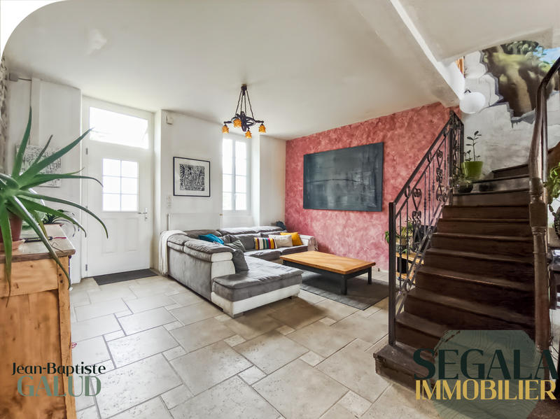 Maison - 230 m² - 6 pièces