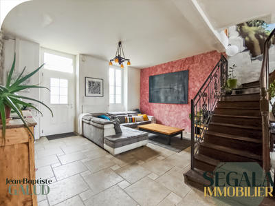 Maison - 230 m² - 6 pièces