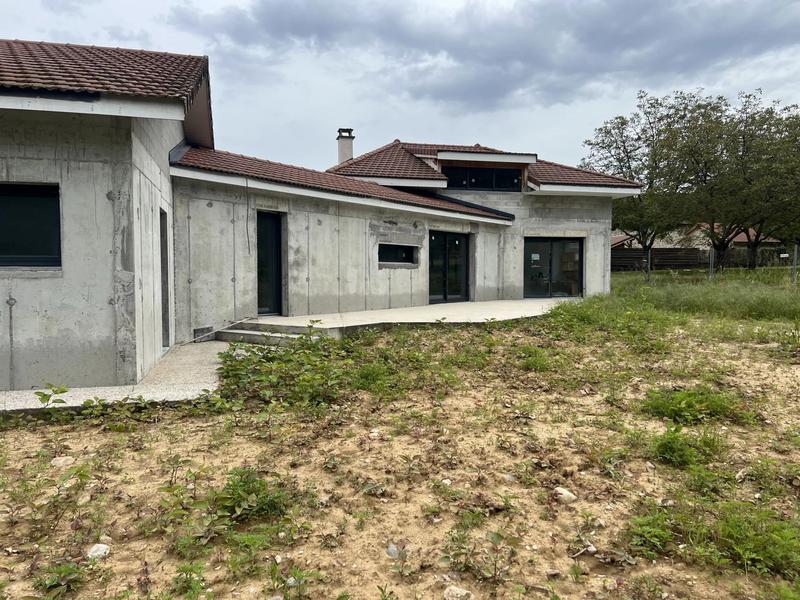 Maison - 245 m² - 7 pièces