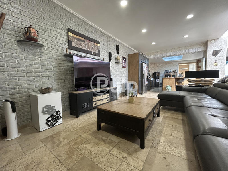 Maison de ville - 212 m² - 8 pièces