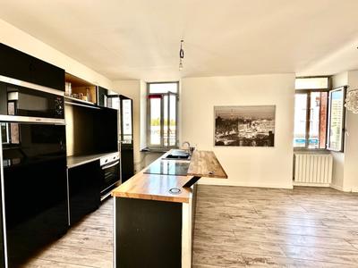 Appartement - 96 m² - 4 pièces