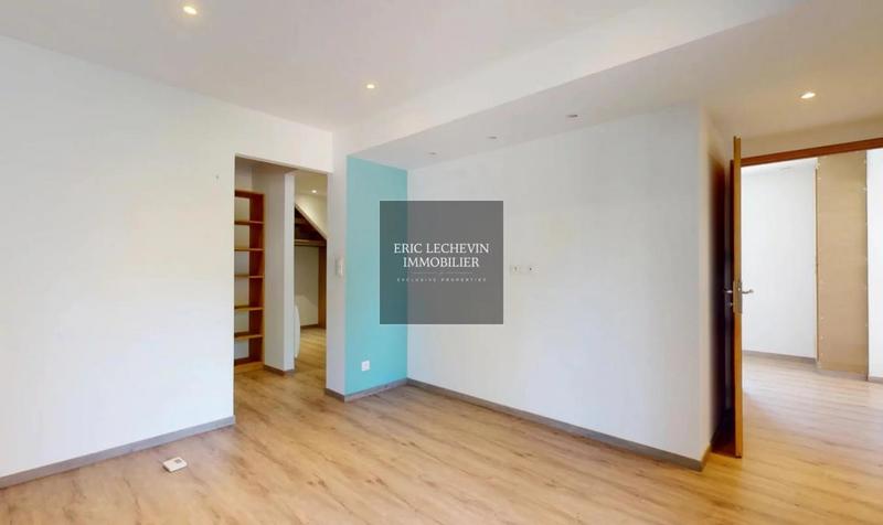 Maison - 156 m² - 8 pièces