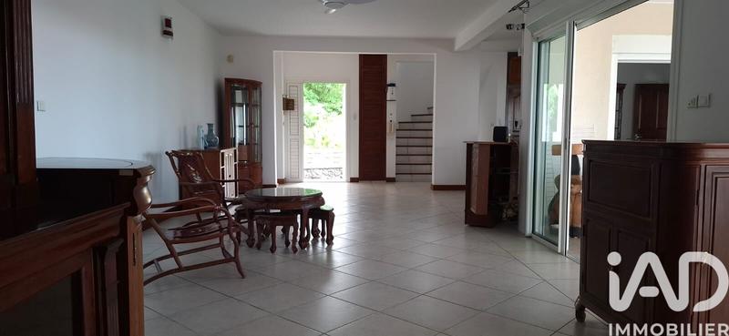 Maison - 241 m² - 9 pièces