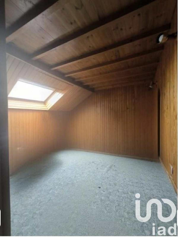 Maison - 230 m² - 9 pièces