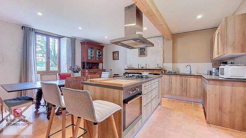 Maison - 200 m² - 6 pièces