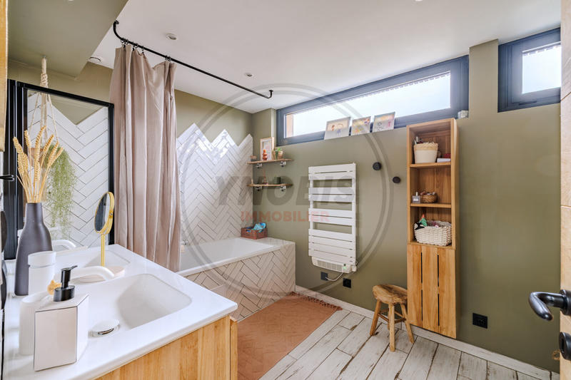 Maison - 100 m² - 5 pièces