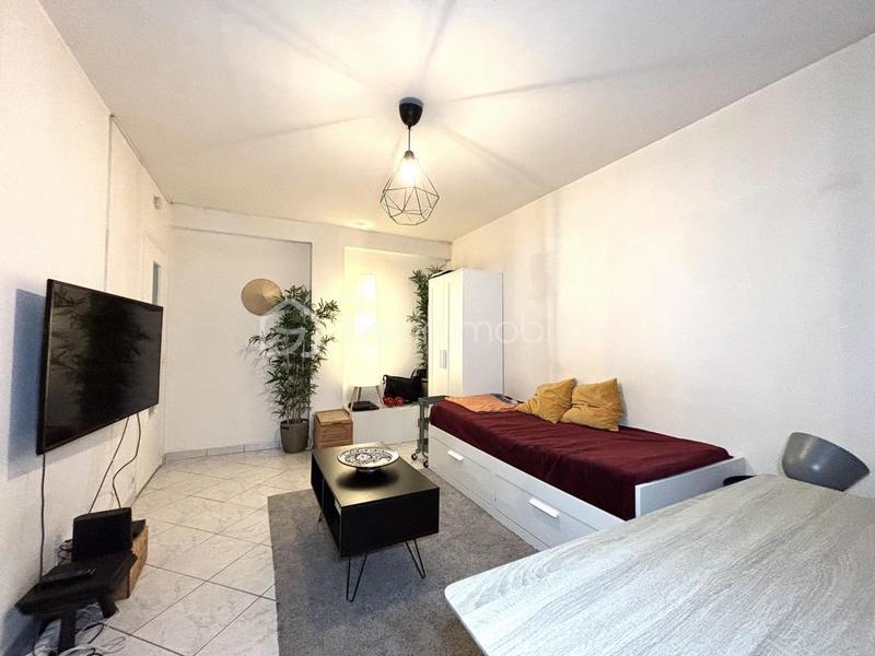 Studio - 27 m² - 1 pièce