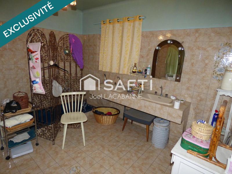 Maison - 255 m² - 8 pièces