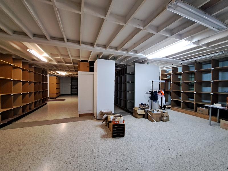 Local d'activité / Entrepôt - 2 161 m² - 3 pièces