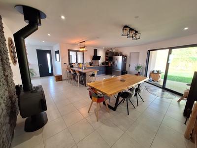 Maison - 111 m² - 4 pièces