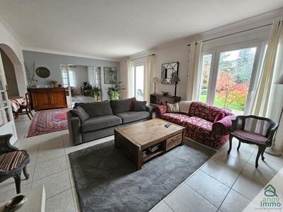 Maison chambre d'hôtes - 422 m² - 12 pièces