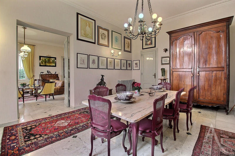 Demeure - 248 m² - 8 pièces