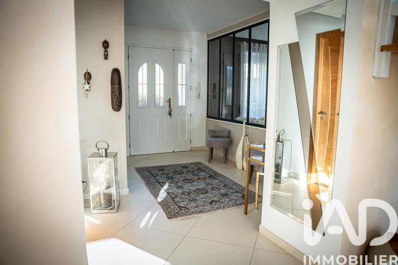 Maison - 332 m² - 6 pièces