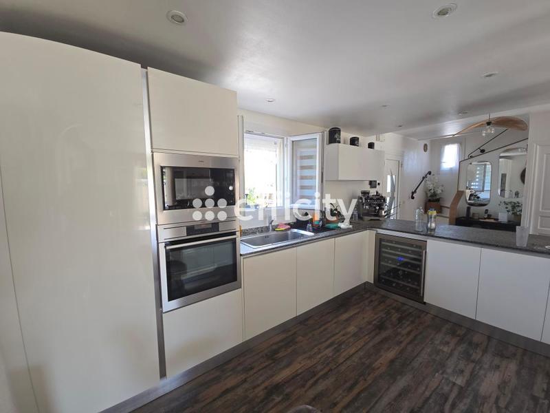 Maison - 110 m² - 5 pièces