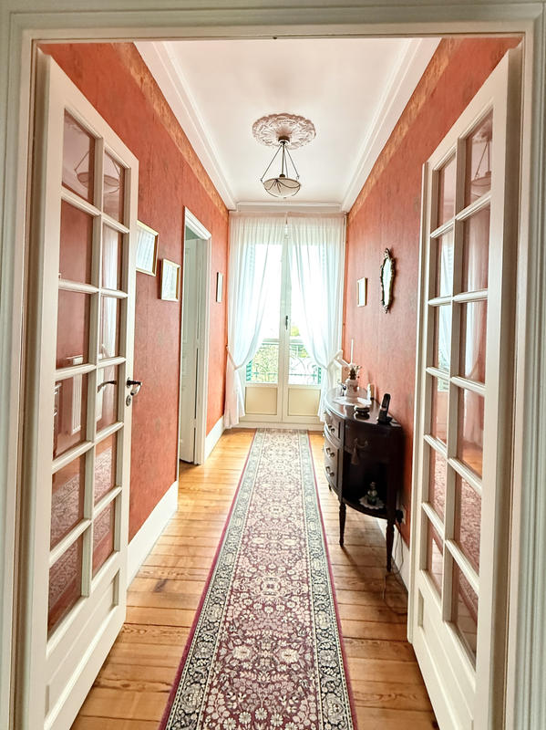 Maison - 165 m² - 9 pièces