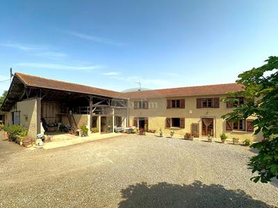 Maison - 260 m² - 14 pièces