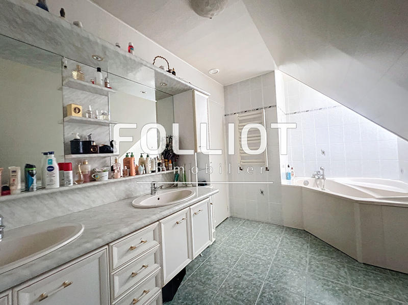 Maison - 141 m² - 6 pièces