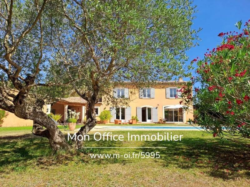 Maison - 224 m² - 7 pièces