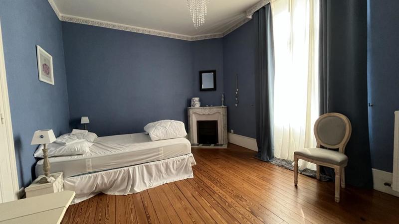 Maison bourgeoise - 300 m² - 8 pièces