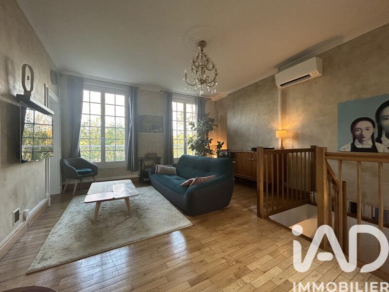 Maison - 260 m² - 9 pièces