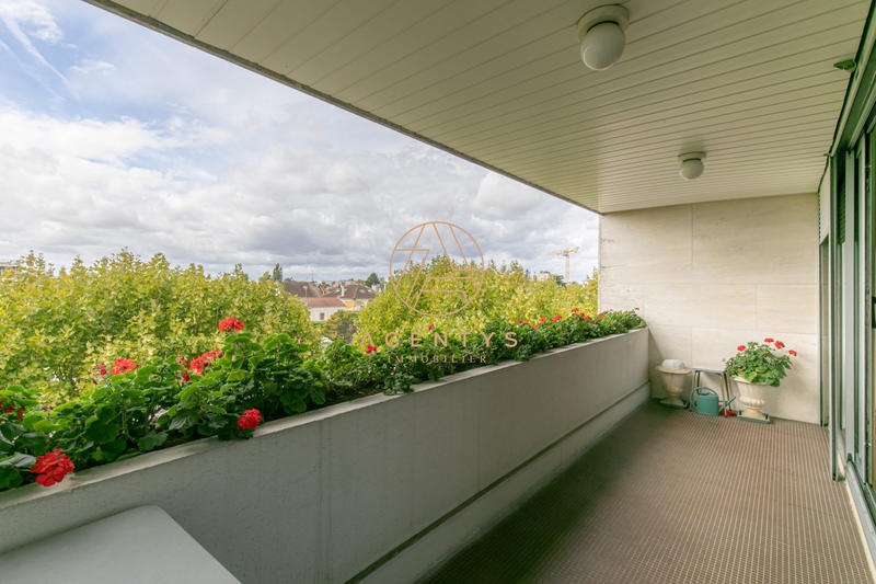 Appartement - 103 m² - 5 pièces