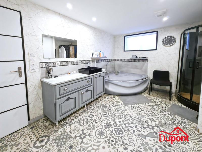 Maison - 297 m² - 10 pièces