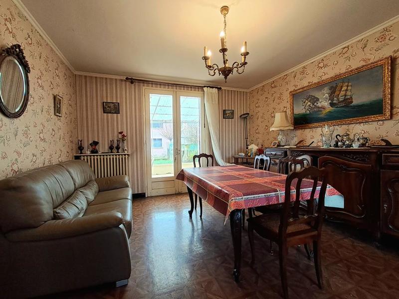 Maison - 98 m² - 5 pièces