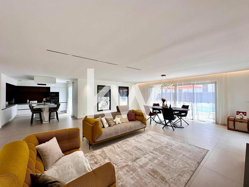 Maison - 176 m² - 5 pièces