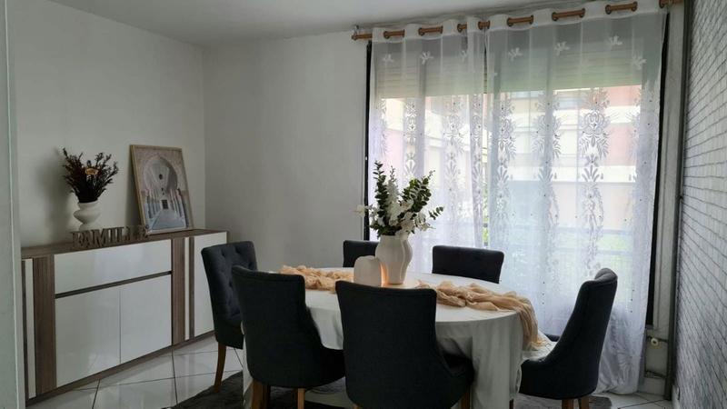 Appartement - 99 m² - 6 pièces