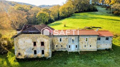 Maison - 220 m² - 4 pièces