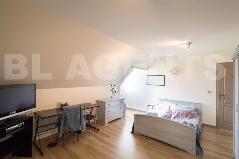 Maison traditionnelle - 264 m² - 8 pièces