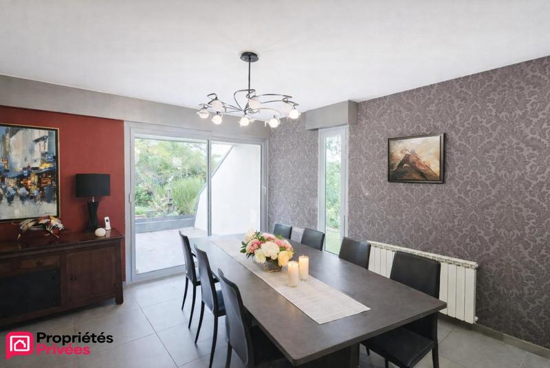 Maison - 229 m² - 9 pièces