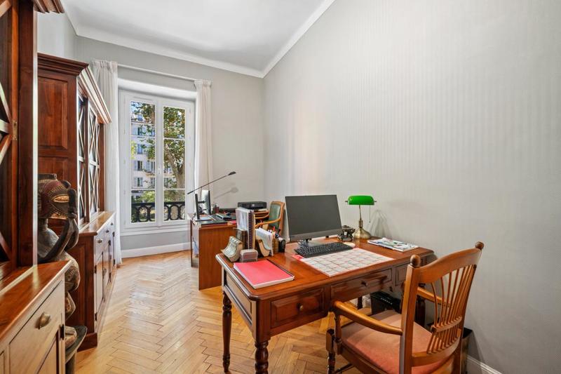 Appartement - 140 m² - 5 pièces