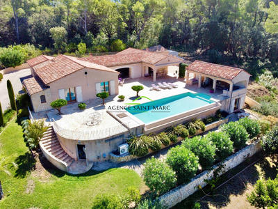 Maison - 300 m² - 4 pièces