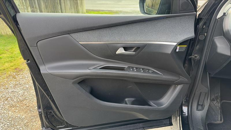 Peugeot 5008 II 1.2 PureTech 130 Eat6 Allure