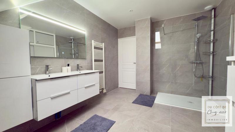 Maison d'architecte - 250 m² - 9 pièces