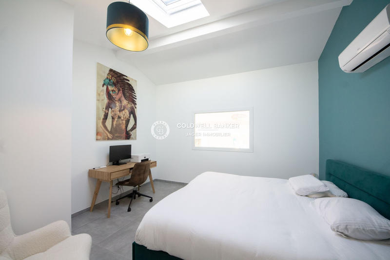 Appartement - 99 m² - 4 pièces