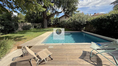 Maison - 176 m² - 8 pièces