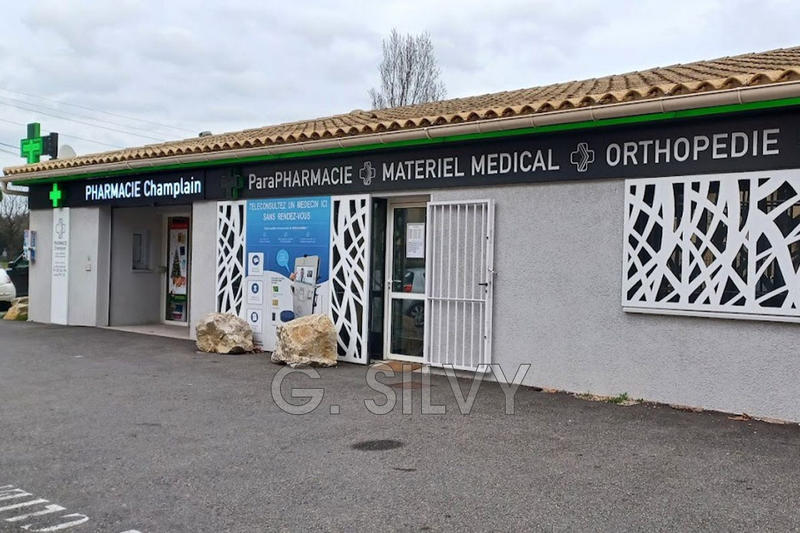 Local commercial - 141 m²