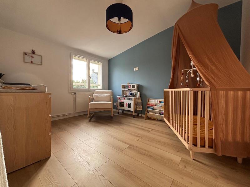 Maison - 90 m² - 5 pièces