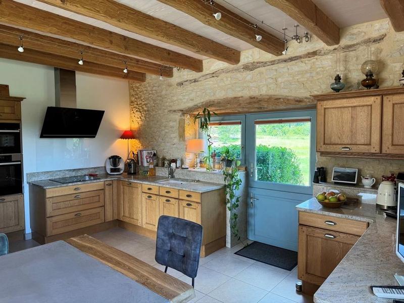 Maison - 361 m² - 11 pièces